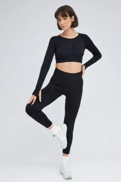 Black Seamless Top And Legging Activewear Set 10 Black Seamless Top And Legging Activewear Set -Modern Fashion Shop aw0002 84f6 black 3